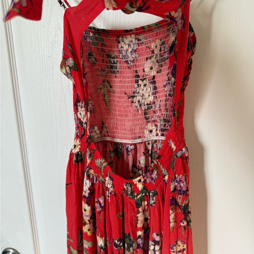 Super cute backless sundress - Picture 4 of 6